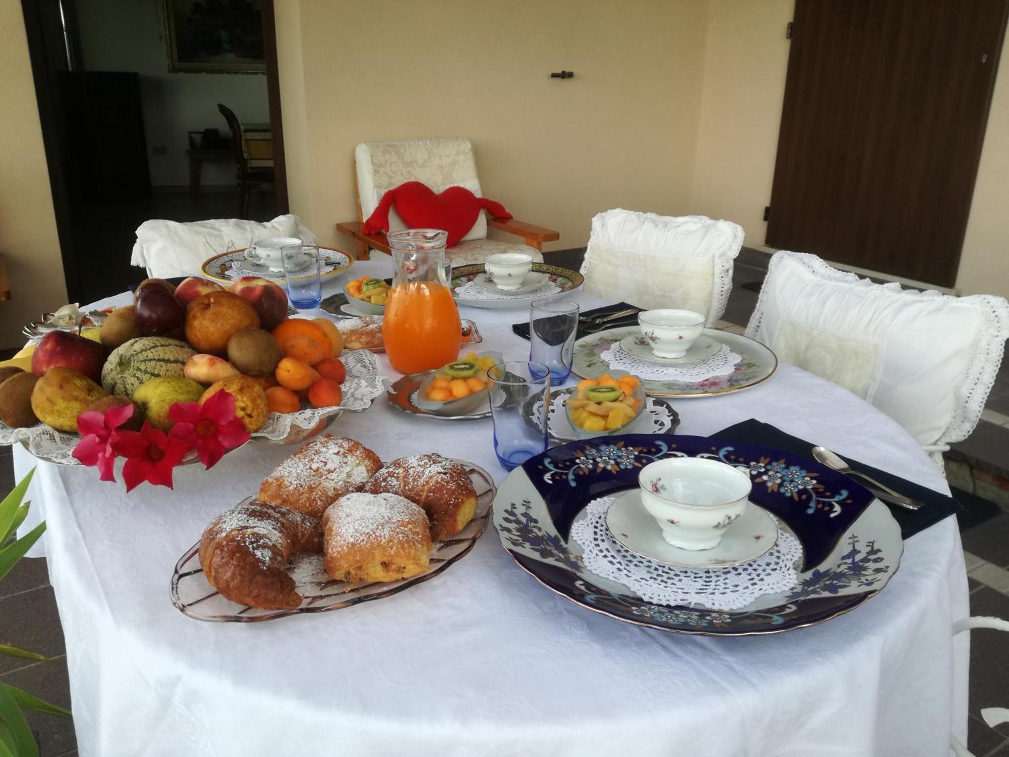 Ca' Pietra Di Nonno Pietro Bed & Breakfast Гавардо Екстериор снимка